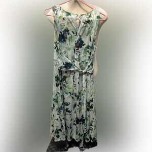 Simply Vera Vera Wang green floral dress size medium
